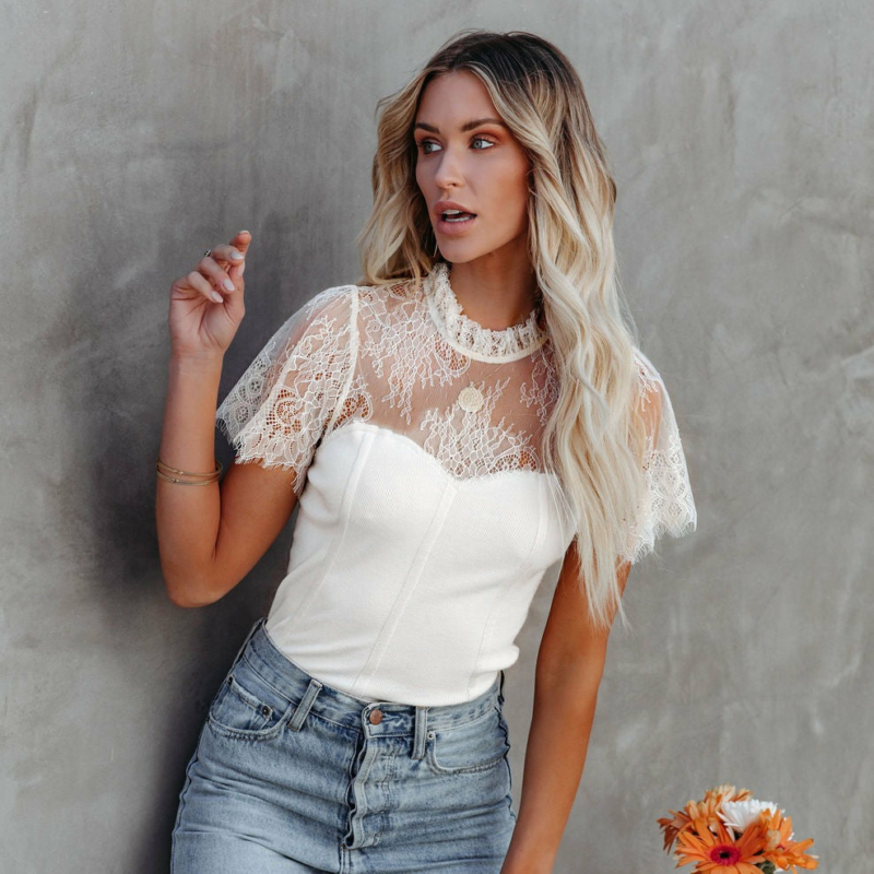 weiße Boho-shirt mit Spitze