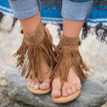 SANDALEN IM HIPPIE-CHIC CAMEL