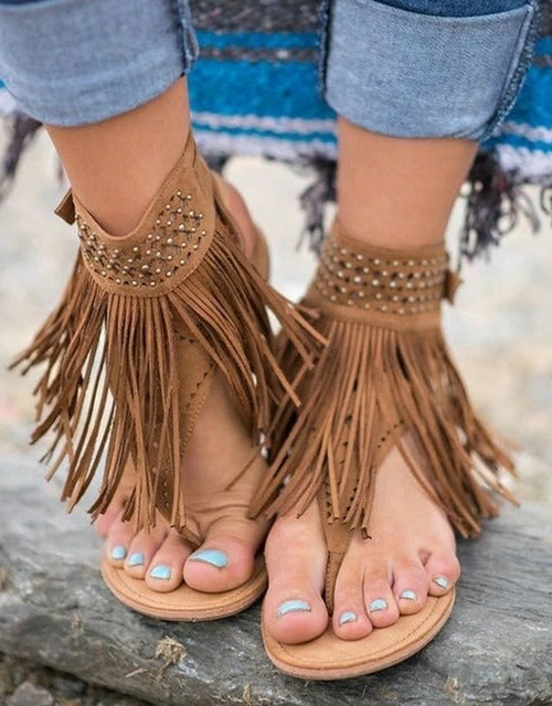 SANDALEN IM HIPPIE-CHIC CAMEL